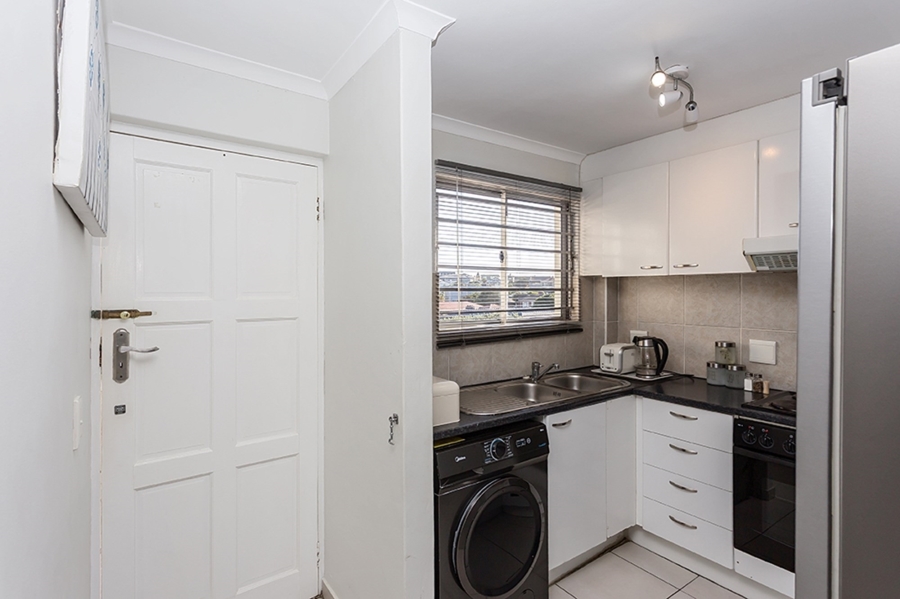 2 Bedroom Property for Sale in Bloubergstrand Western Cape